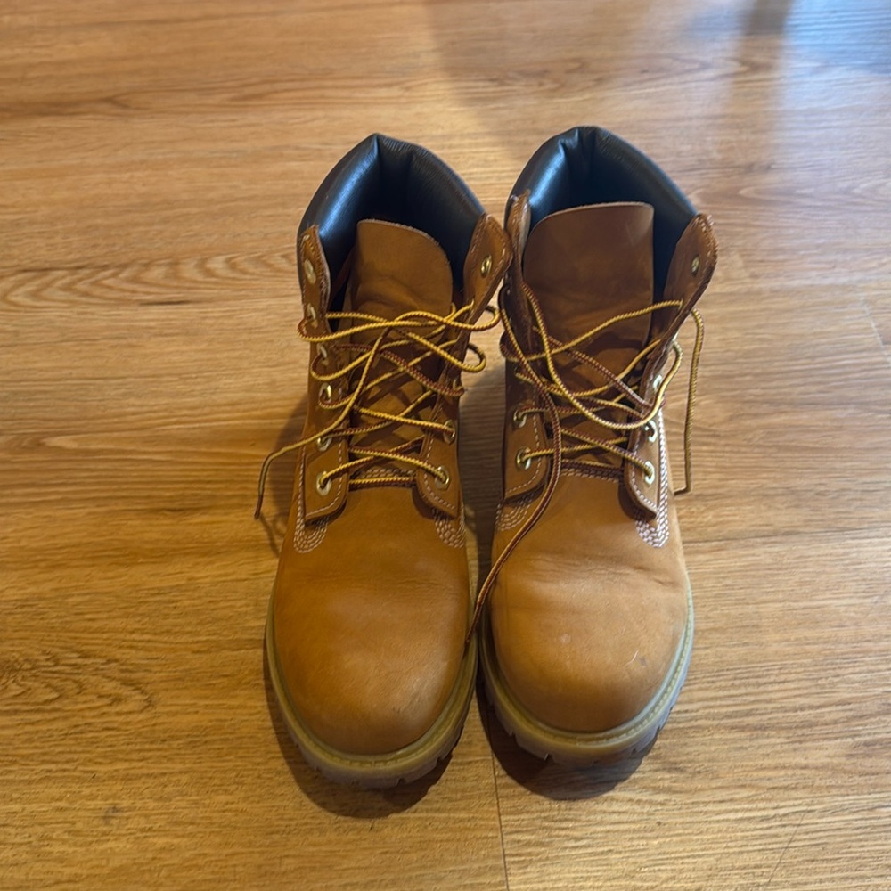 Women’s Timberland premium waterproof boot size 8